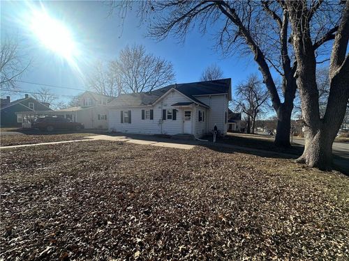 222 Edwards St, Maryville, MO, 64468-2421 | Card Image