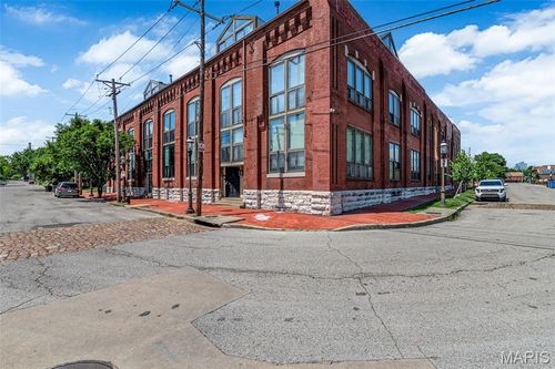 apt-107-1523 S 10th St, Saint Louis, MO, 63104-3728 | Card Image