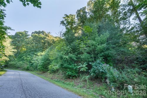 70 Hawtree Ct, Weaverville, NC, 28787-8806 | Card Image