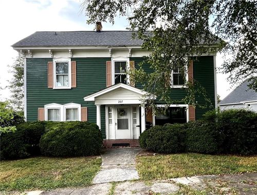 207 Summit St, Walnut Cove, NC, 27052-9354 | Card Image