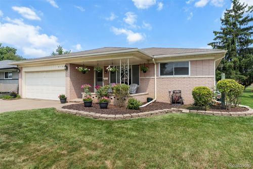 4145 Augustine Dr, Sterling Heights, MI, 48310-5009 | Card Image