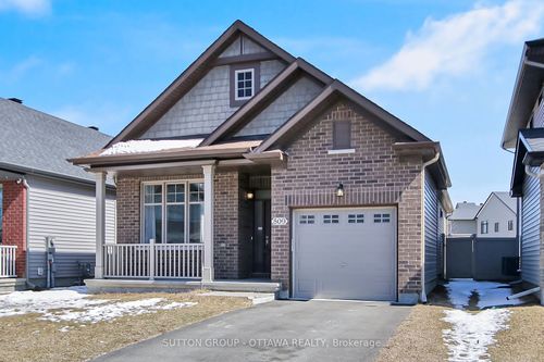 809 Carnelian Cres, Gloucester, ON, K1X0A8 | Card Image