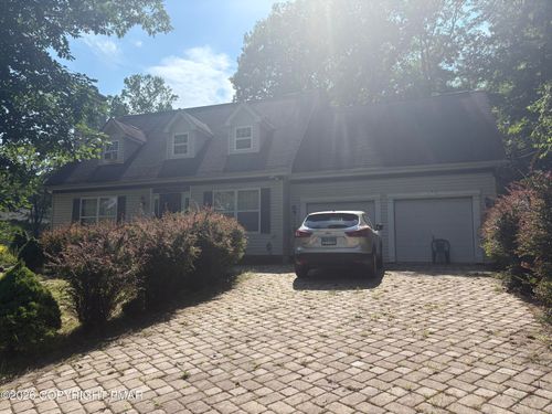 174 Pasquin Dr, East Stroudsburg, PA, 18301-6905 | Card Image