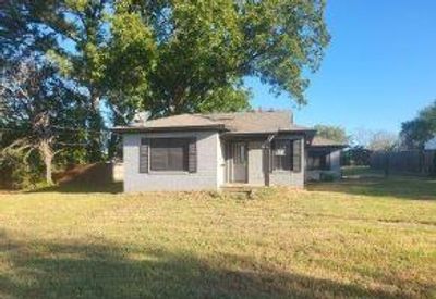 550 E Main Street, House other with 4 bedrooms, 2 bathrooms and null parking in Fairfield TX | Image 1