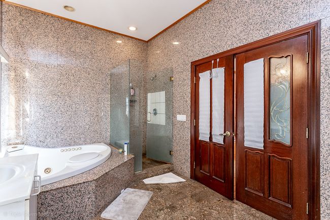 3107 N Harding Ave, Home with 12 bedrooms, 7 bathrooms and 4 parking in Chicago IL | Image 15