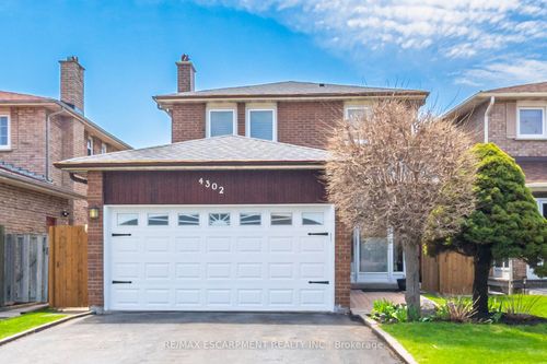 4302 Highgate Cres, Mississauga, ON, L4W3H2 | Card Image