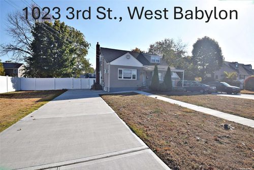 1023 3rd Street, West Babylon, NY, 11704 | Card Image