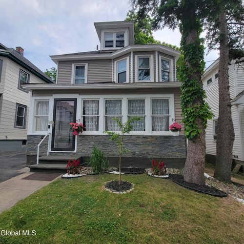 14 Hawk St, Scotia, NY, 12302-1802 | Card Image