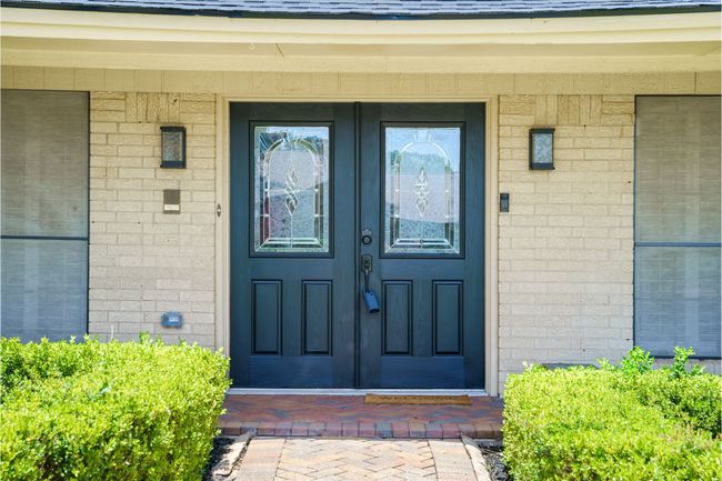 Gorgeous DOUBLE doors! | Image 7