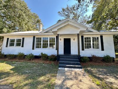 301 Griffin Avenue, House other with 3 bedrooms, 2 bathrooms and null parking in Eastman GA | Image 1