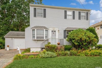 808 Virginia Avenue, House other with 3 bedrooms, 1 bathrooms and null parking in North Bellmore NY | Image 1