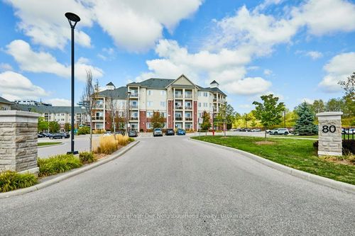 422-80 Aspen Springs Dr, Clarington, ON, L1C0V4 | Card Image