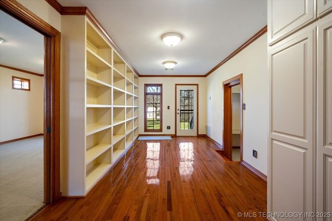 Library | Image 12