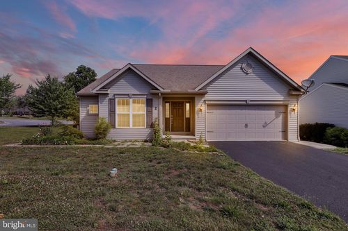 2 Rollingview Ln, DENVER, PA, 17517-9047 | Card Image