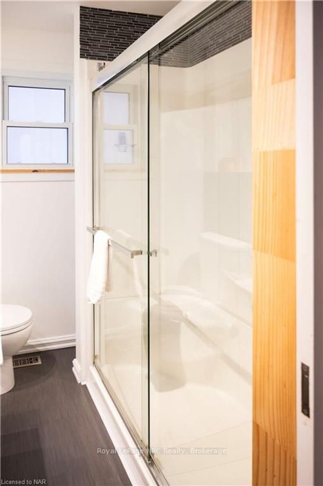 148 York St, House other with 2 bedrooms, 2 bathrooms and 2 parking in Saint Catharines ON | Image 15
