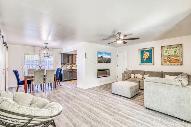 Living Area | Image 5