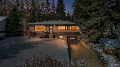 13 Hawthorne Cres Nw, Calgary, AB, T2N3V4 | Card Image