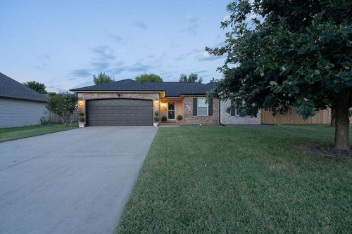 916 N Evergreen Ave, Republic, MO, 65738-9532 | Card Image