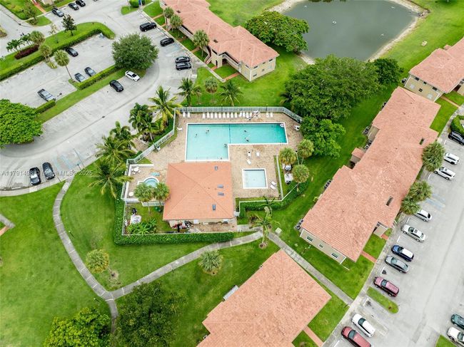 I - 10106 Twin Lakes Dr, Condo with 2 bedrooms, 2 bathrooms and null parking in Coral Springs FL | Image 18