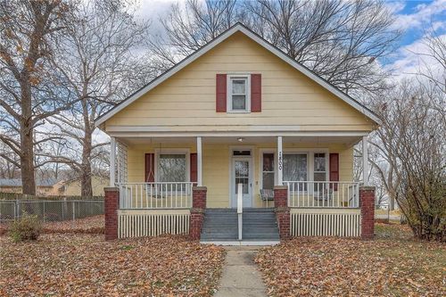 1800 Grand Avenue, Leavenworth, KS, 66048 | Card Image