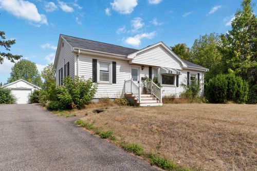 9643 Commercial St, New Minas, NS, B4N3G6 | Card Image