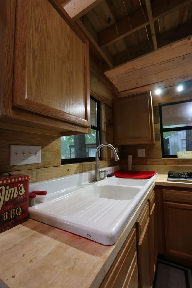 1397 Parker Frk, House other with 1 bedrooms, 1 bathrooms and null parking in Zavalla TX | Image 6