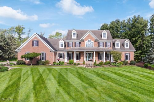 10531 Schlabach Ave Ne, Hartville, OH, 44632-9134 | Card Image