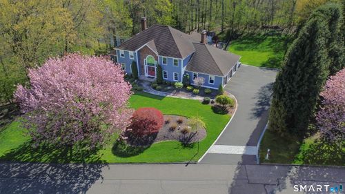 3 Crescent Ln, Trumbull, CT, 06611-1063 | Card Image