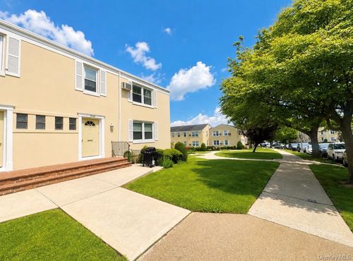 199b-71-03 252nd St, Bellerose, NY, 11426-2731 | Card Image