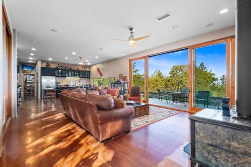 2810 Three Peaks Ln, Julian, CA, 92036-9694 | Card Image