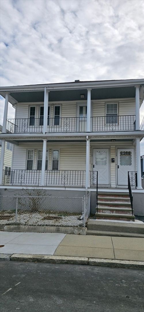 1-122 Bowdoin St, Medford, MA, 02155-5948 | Card Image