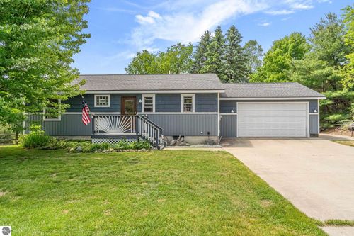 390 S Marshall Rd, Beulah, MI, 49617-8522 | Card Image