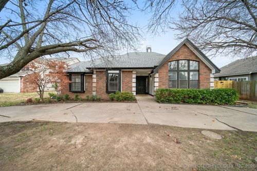 6331 S 90th East Ct, Tulsa, OK, 74133-6332 | Card Image