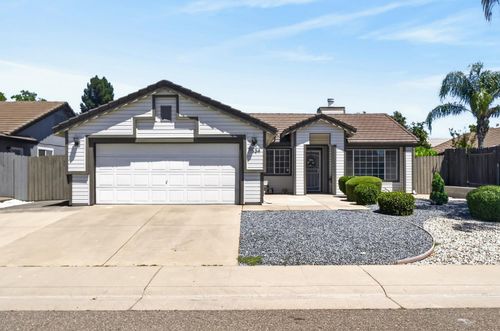 8634 S New Island Way, Sacramento, CA, 95828 | Card Image