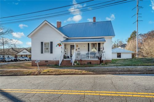 7 Smith St, Ware Shoals, SC, 29692-1514 | Card Image