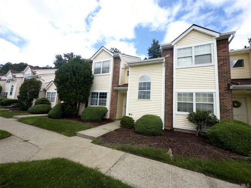 43 Brick Pond Rd, Middletown, NY, 10940-4262 | Card Image