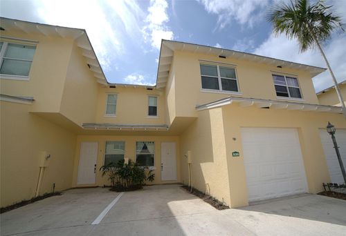 836 Se 4th Ct, Deerfield Beach, FL, 33441-4889 | Card Image