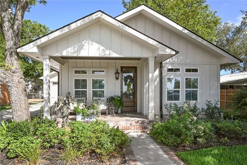 904 W Alligator St, Caldwell, TX, 77836-1506 | Card Image