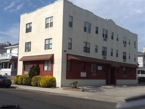 19 S Windsor Ave, Atlantic City, NJ, 08401-5811 | Card Image