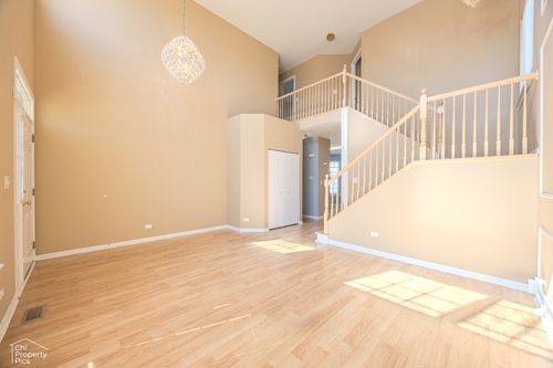 252 Balmoral Ct, Glendale Heights, IL, 60139-1305 | Card Image