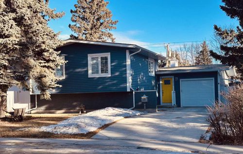 2932 Lathom Cres Sw, Calgary, AB, T3E5W7 | Card Image