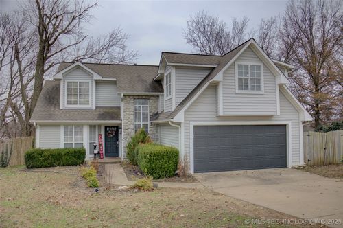 2925 Berwick, Claremore, OK, 74017-4801 | Card Image