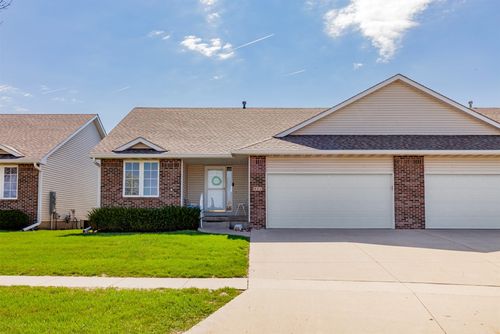 842 Lindsay Ct Sw, Altoona, IA, 50009-2495 | Card Image