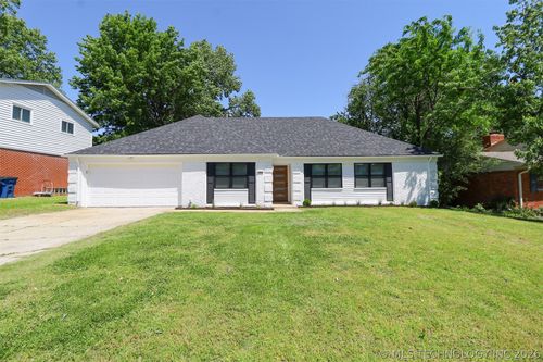 7037 58th Pl, Tulsa, OK, 74145-8204 | Card Image
