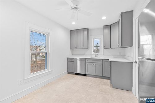 16 Elm St, Westwood, NJ, 07675-2160 | Card Image