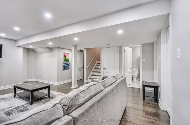 24 Diamond Crt, House other with 5 bedrooms, 3 bathrooms and 4 parking in Hamilton ON | Image 30