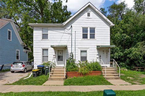 15 S Johnson St, Iowa City, IA, 52240-1816 | Card Image
