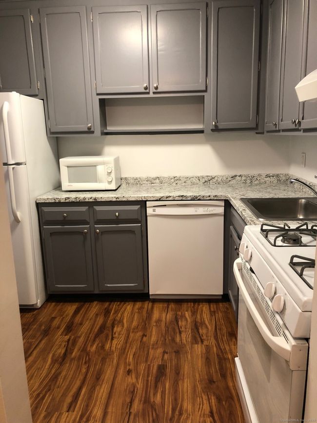 23 - 23 Olcott Way, Condo with 1 bedrooms, 1 bathrooms and 1 parking in Ridgefield CT | Image 6