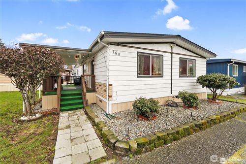 210 37th St Se, Auburn, WA, 98002-8851 | Card Image