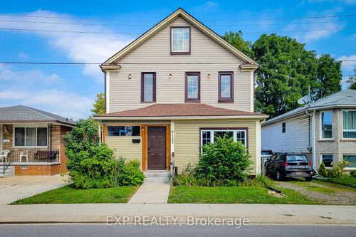 upper-6133 Prospect Street, Niagara Falls, ON, L2G1G9 | Card Image